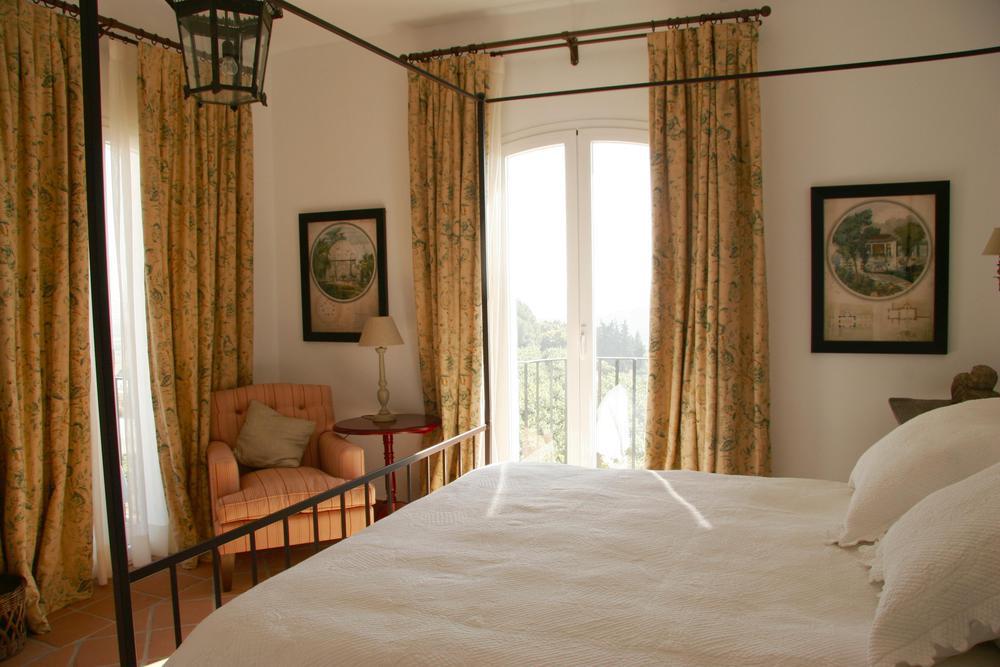 B Bou Hotel Cortijo Bravo Velez Malaga Rum bild